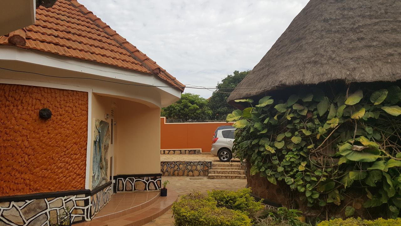 Phenicia Motel Entebbe Luaran gambar